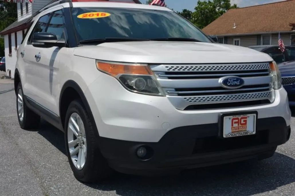 2015 Ford Explorer XLT Sport photo 1