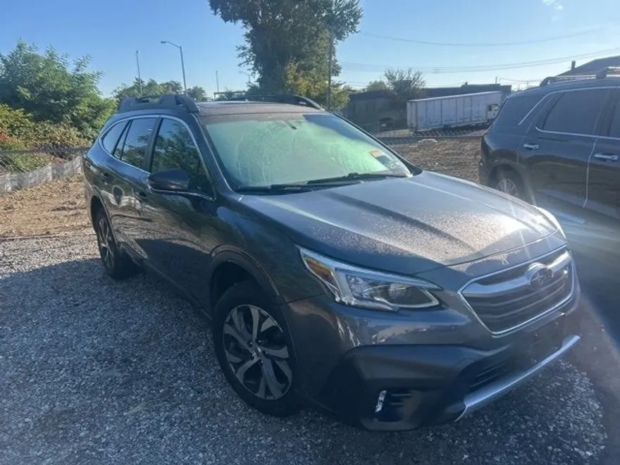 2022 Subaru Outback Limited photo 1
