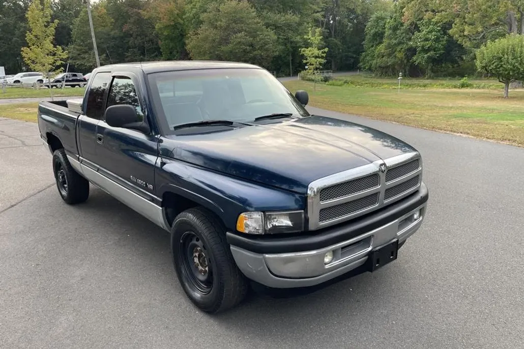 2001 Dodge Ram photo 1