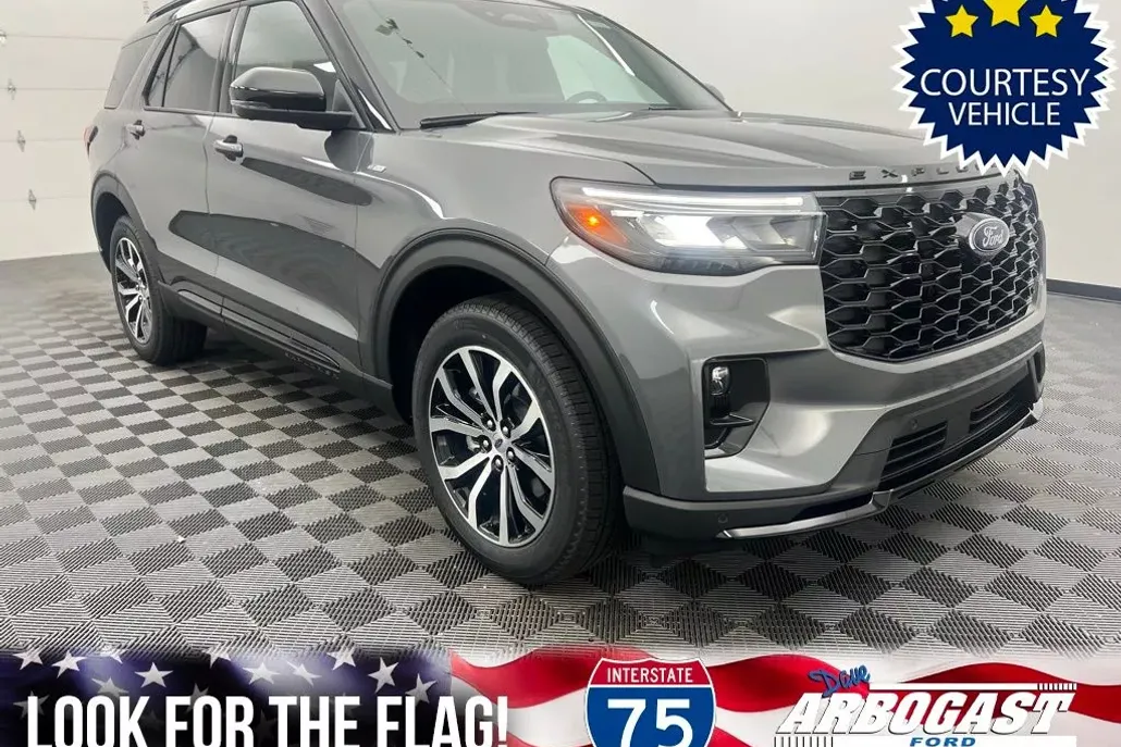 2025 Ford Explorer ST-Line photo 1