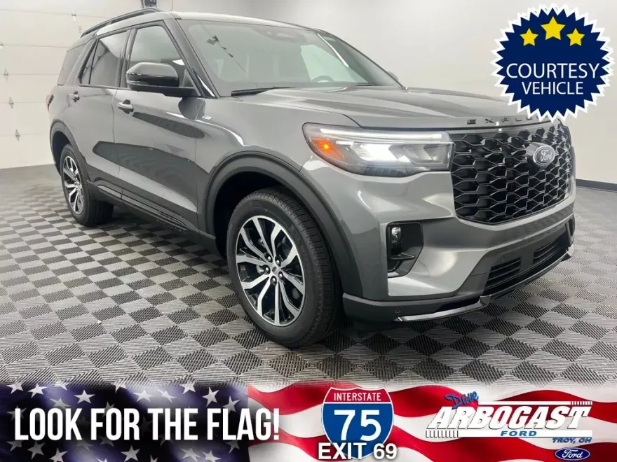 2025 Ford Explorer ST-Line photo 1