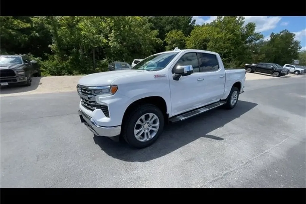 2026 Chevrolet Silverado 1500 LTZ photo 1