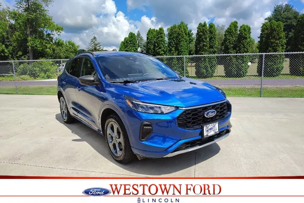 2023 Ford Escape ST-Line photo 1