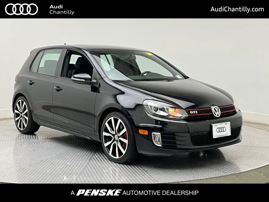 2014 Volkswagen Golf GTI Wolfsburg Edition photo 1