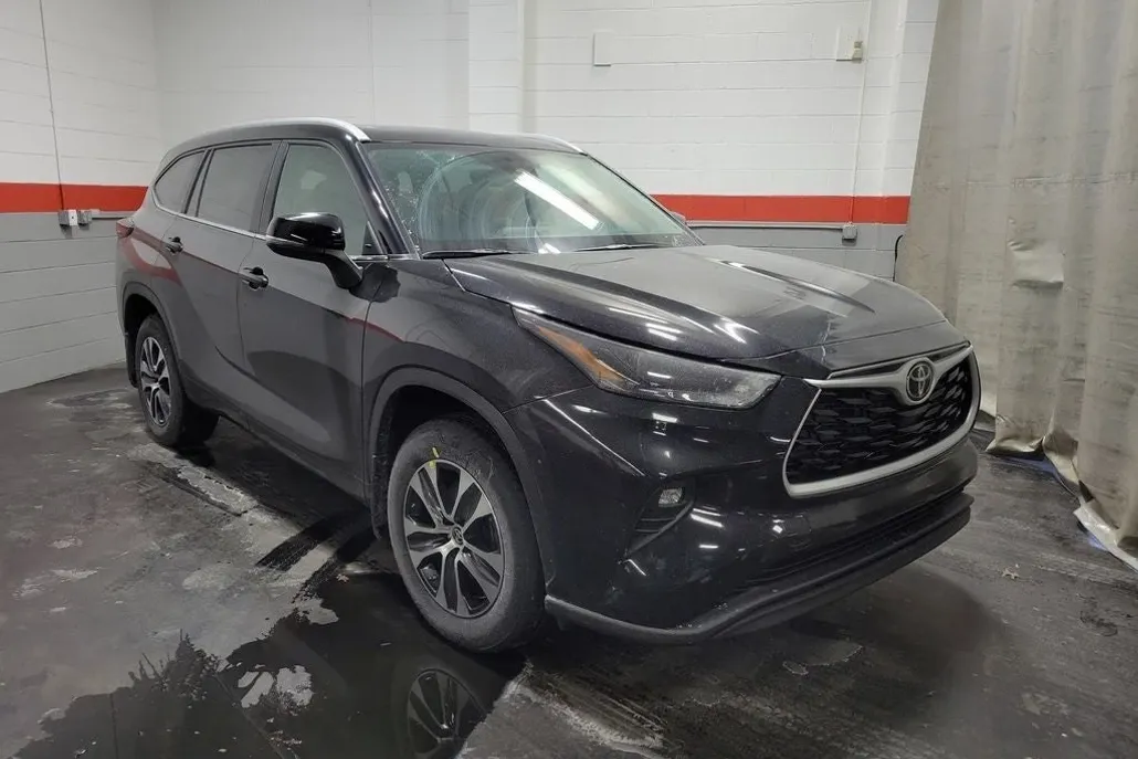 2025 Toyota Highlander XLE XSE Platinum Limited photo 1