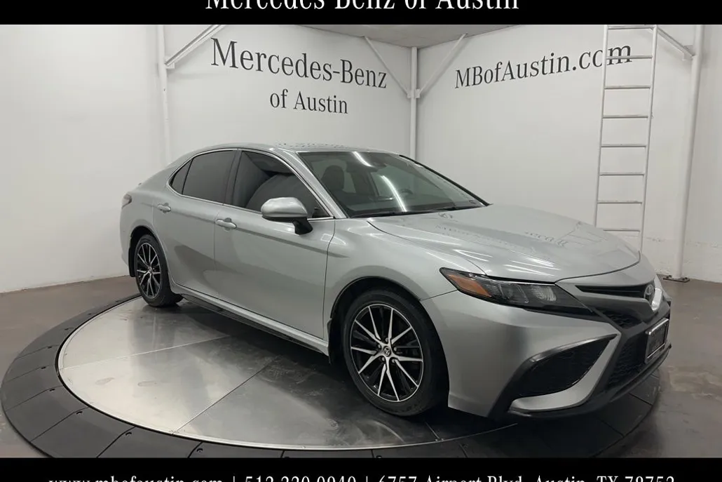2021 Toyota Camry SE photo 1