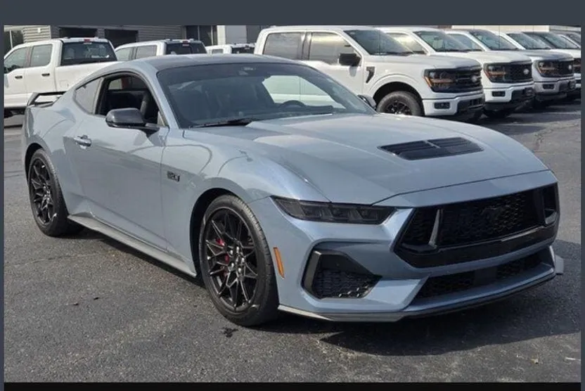 2025 Ford Mustang GT Premium photo 1
