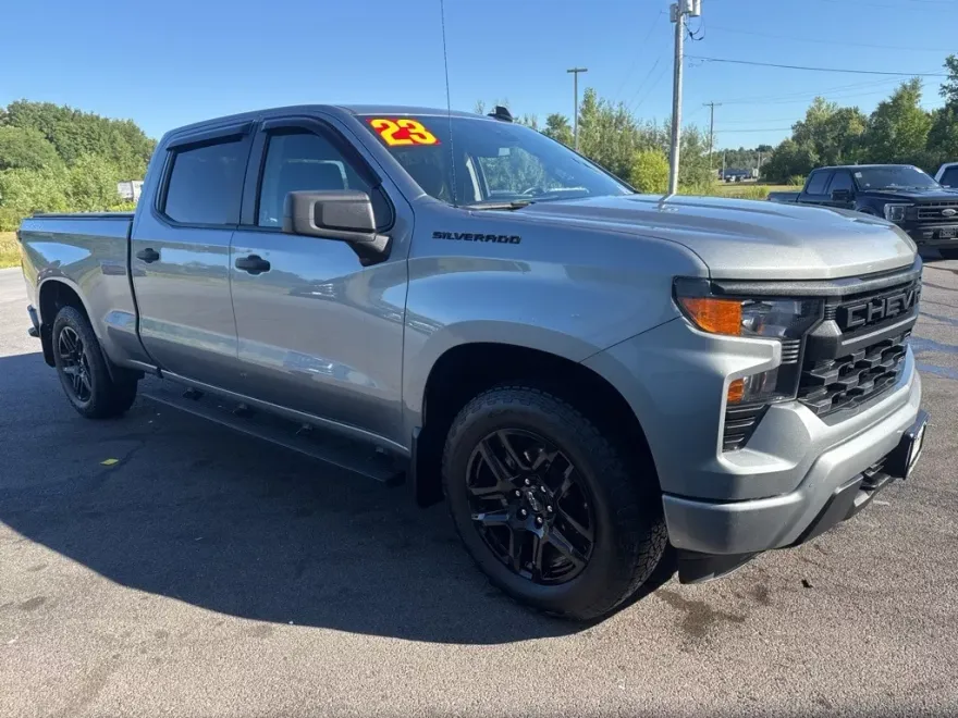 2023 Chevrolet Silverado 1500 Custom photo 1
