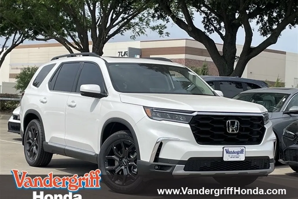 2025 Honda Pilot Touring photo 1