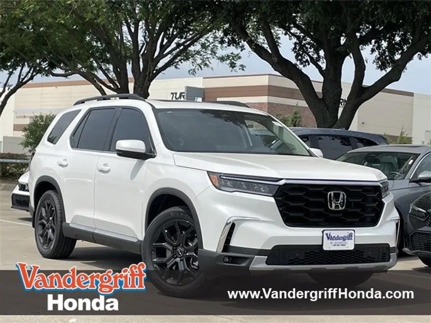 2025 Honda Pilot Touring photo 1