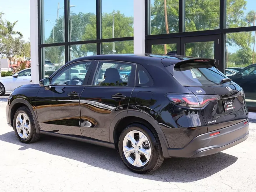 2023 Honda HR-V LX photo 1