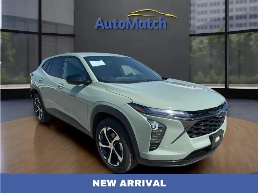 2024 Chevrolet Trax RS photo 1