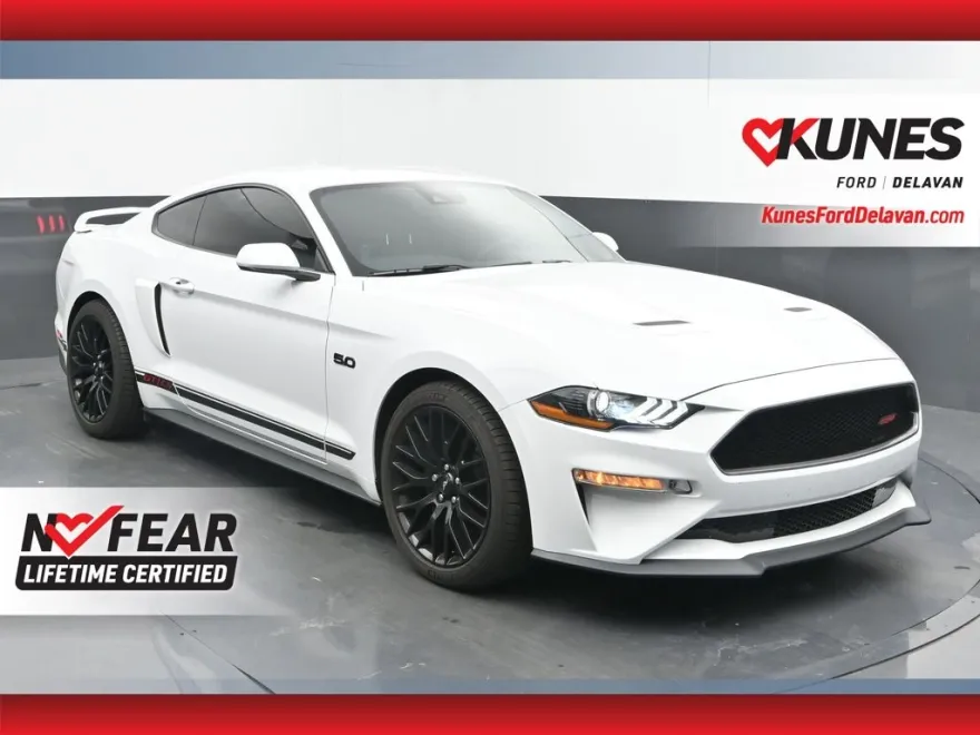 2022 Ford Mustang GT Premium photo 1