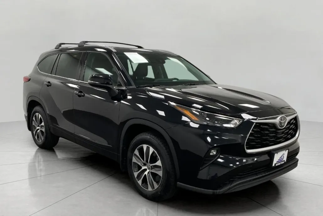 2022 Toyota Highlander XLE photo 1