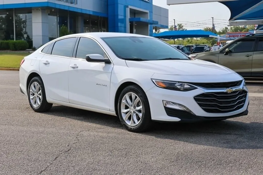 2024 Chevrolet Malibu 1LT photo 1