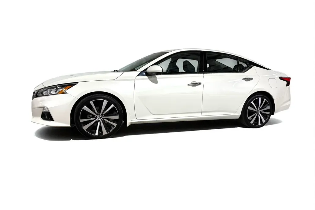 2020 Nissan Altima 2.5 Platinum photo 1