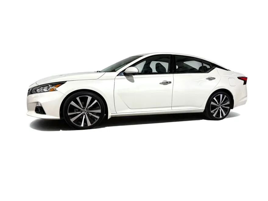 2020 Nissan Altima 2.5 Platinum photo 1