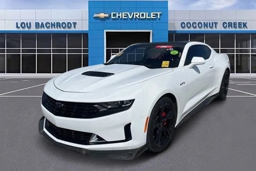 2021 Chevrolet Camaro LT1 photo 1