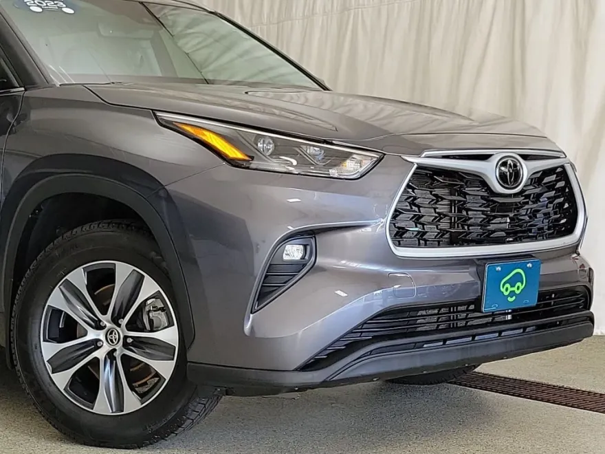 2023 Toyota Highlander XLE photo 1
