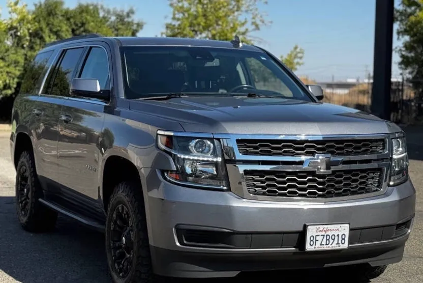 2018 Chevrolet Tahoe LT photo 1