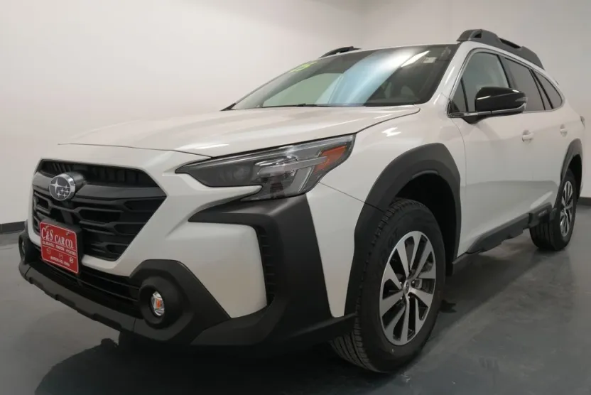 2025 Subaru Outback Premium photo 1