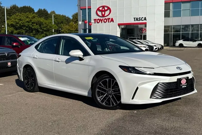 2025 Toyota Camry XSE photo 1