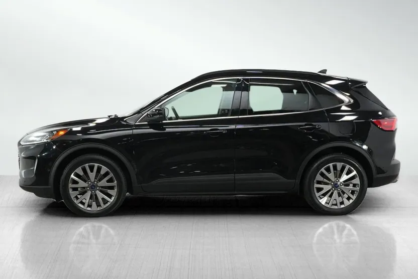 2020 Ford Escape Titanium Hybrid photo 1