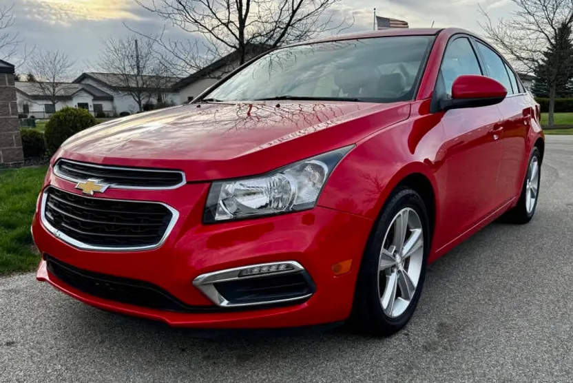 2015 Chevrolet Cruze photo 1