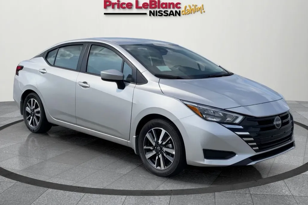 2025 Nissan Versa SV photo 1