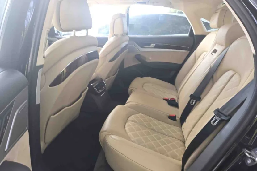 2014 Audi S8 4.0T photo 1