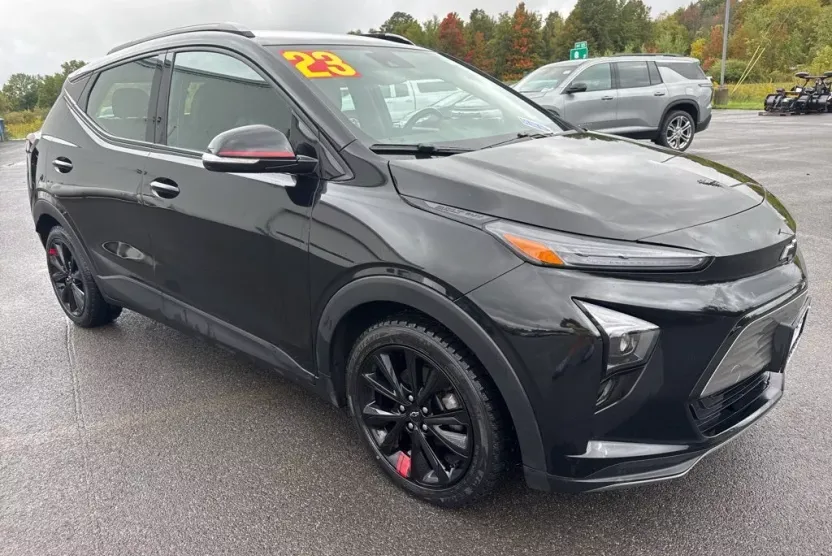 2023 Chevrolet Bolt EUV Redline Edition photo 1