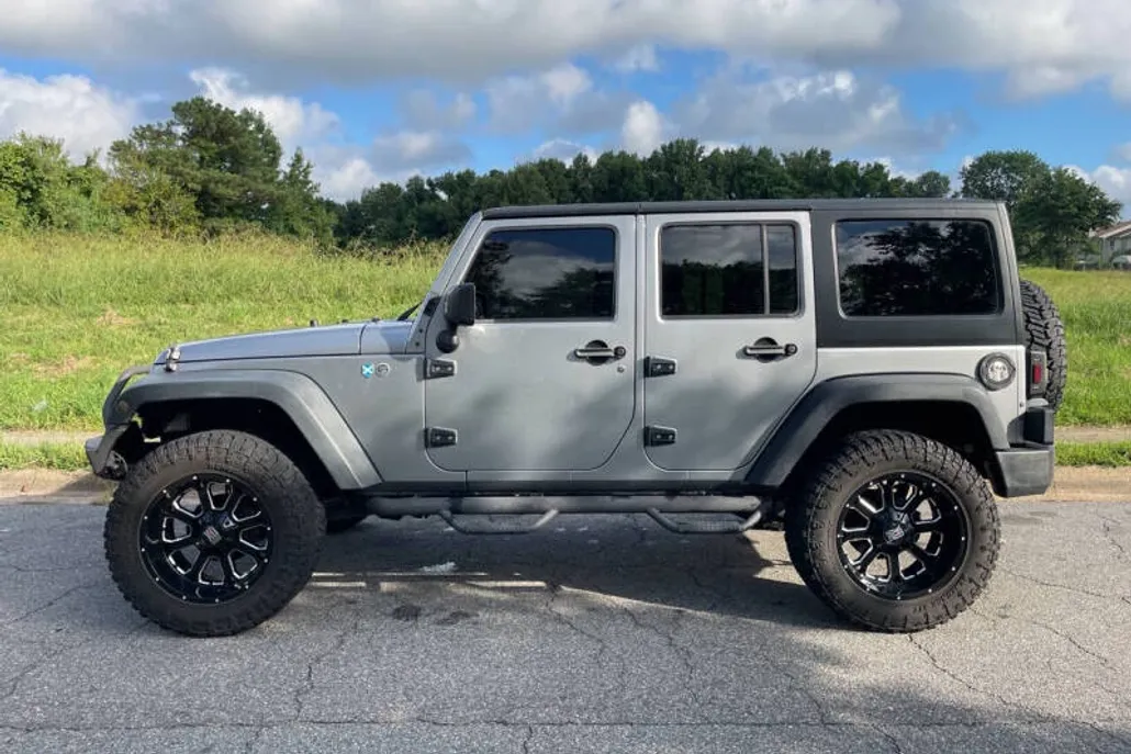 2016 Jeep Wrangler Sport photo 1