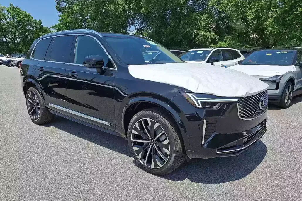 2026 Volvo XC90 Plus photo 1