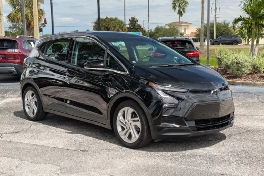2023 Chevrolet Bolt EV 1LT photo 1