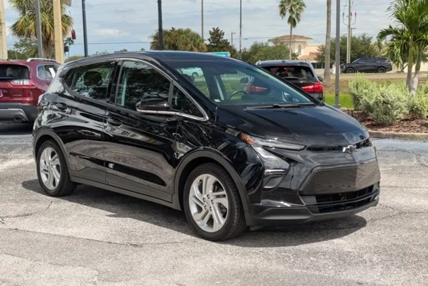 2023 Chevrolet Bolt EV 1LT photo 1