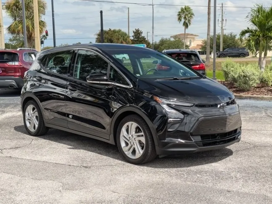 2023 Chevrolet Bolt EV 1LT photo 1