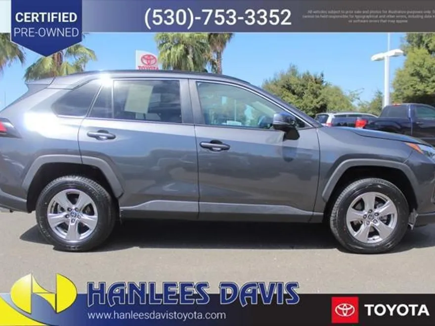 2023 Toyota RAV4 XLE photo 1