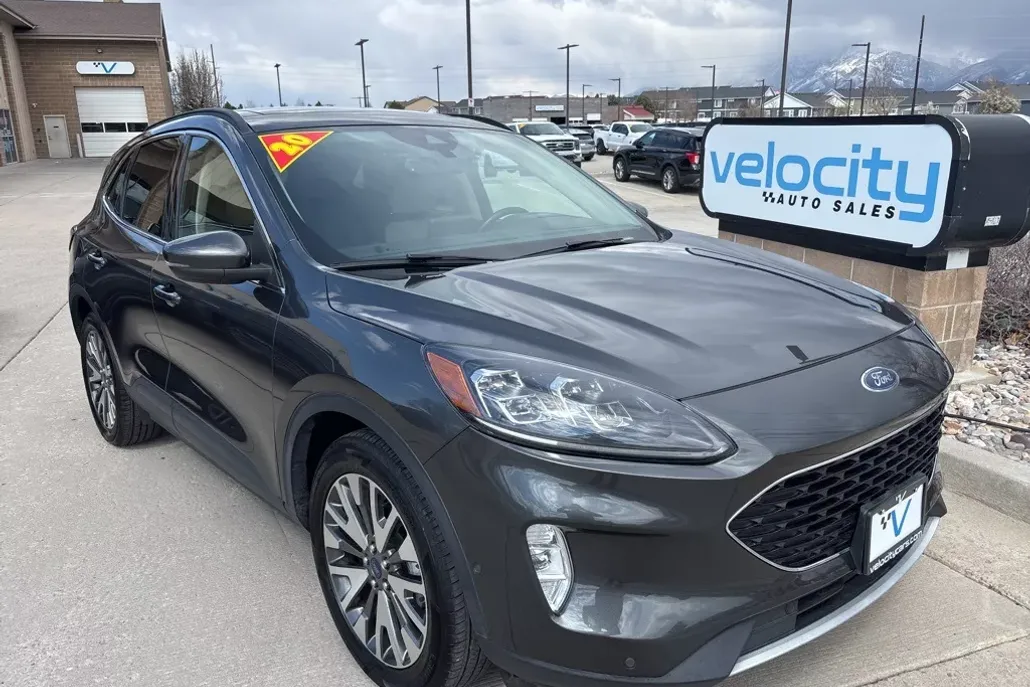 2020 Ford Escape Titanium photo 1