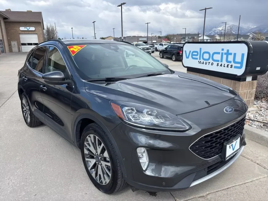 2020 Ford Escape Titanium photo 1