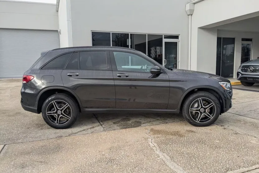 2022 Mercedes Benz GLC 300 photo 1