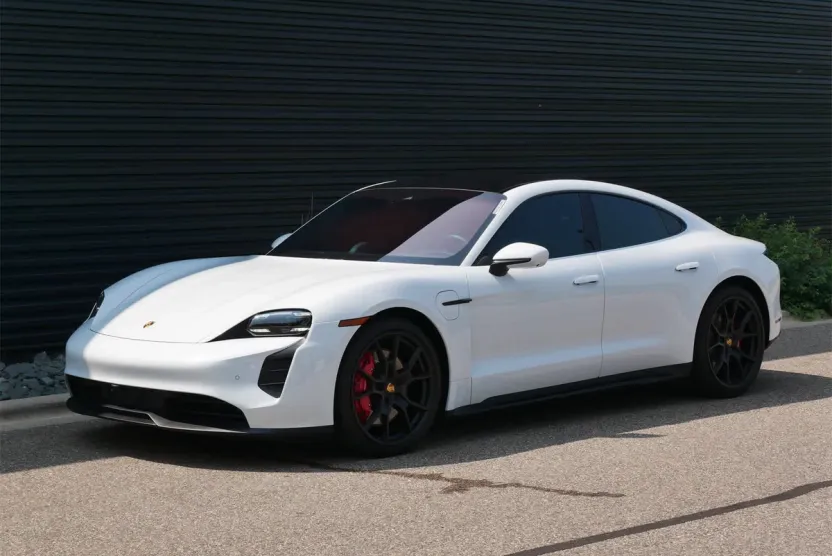 2022 Porsche Taycan GTS photo 1