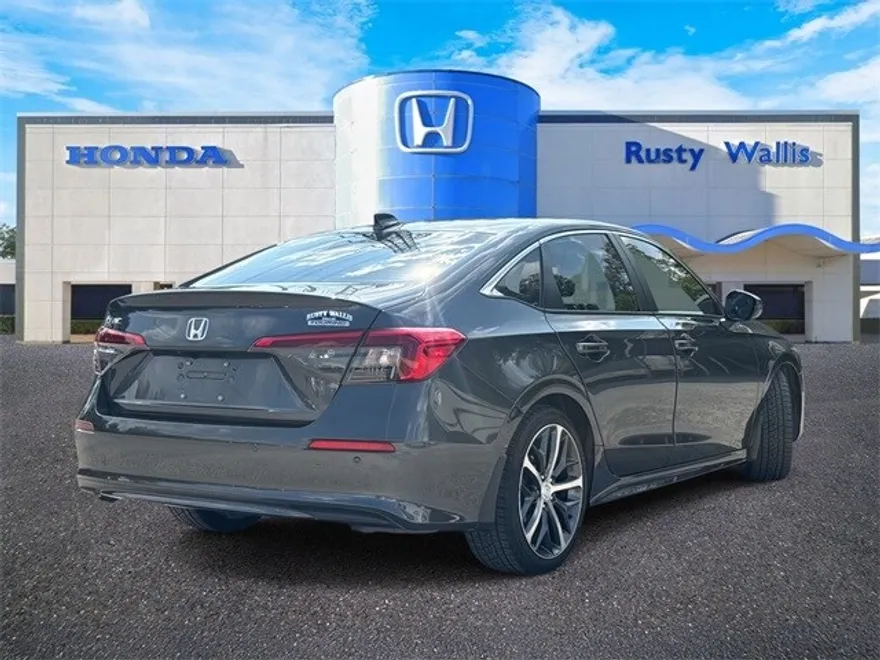 2022 Honda Civic Touring photo 1
