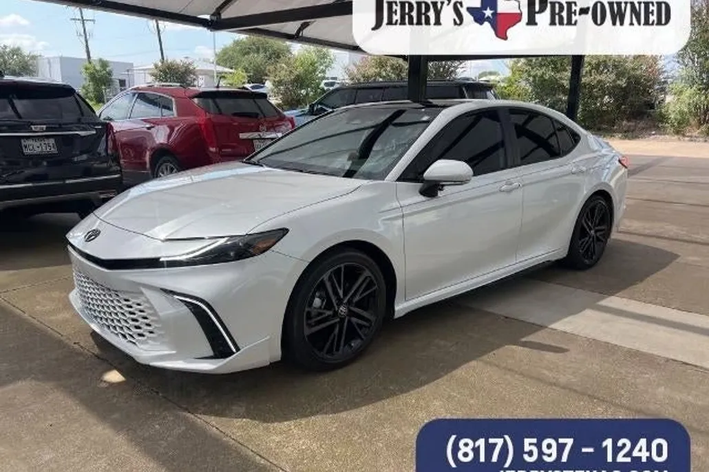 2025 Toyota Camry XSE photo 1
