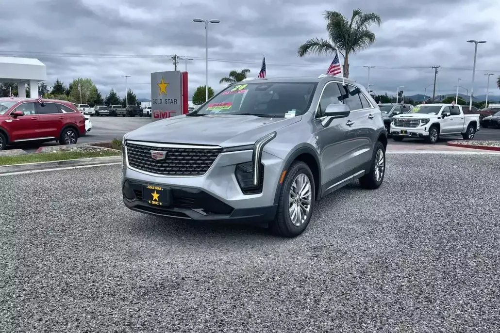 2024 Cadillac XT4 Premium Luxury photo 1