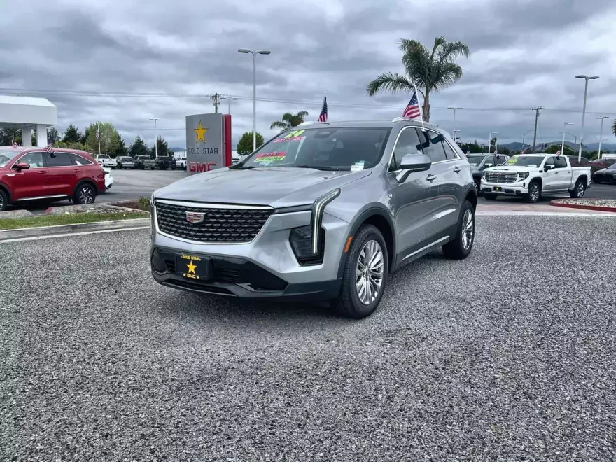 2024 Cadillac XT4 Premium Luxury photo 1