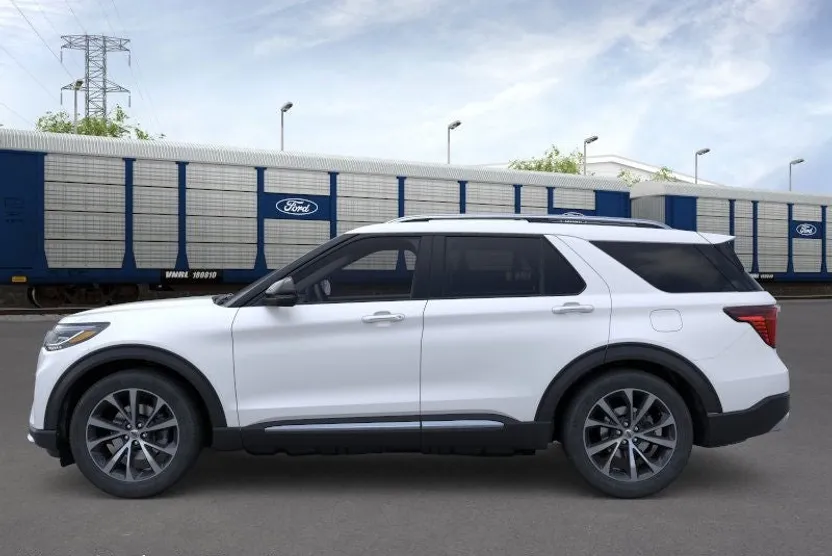 2025 Ford Explorer Platinum photo 1