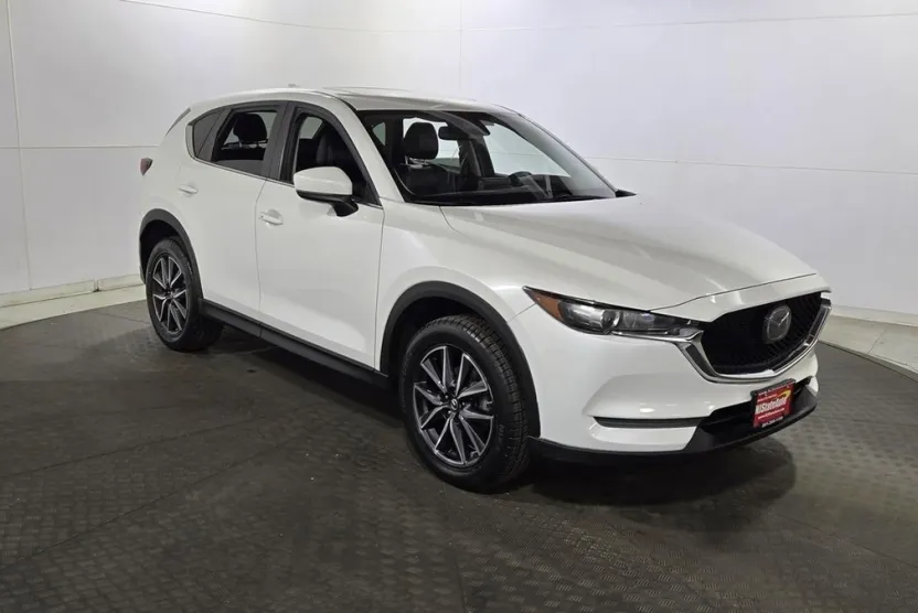 2018 Mazda CX-5 Touring photo 1