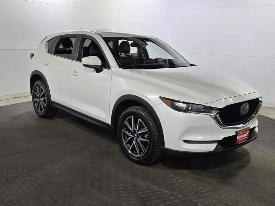 2018 Mazda CX-5 Touring photo 1