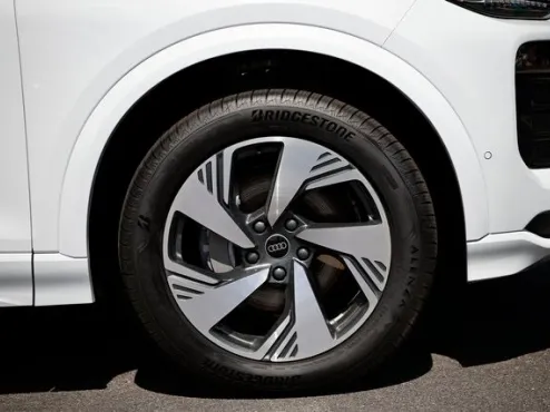 2025 Audi e-tron Premium Plus photo 4