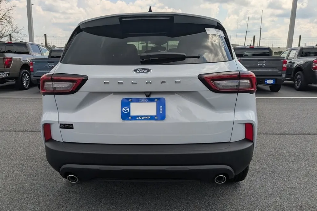 2025 Ford Escape ST-Line photo 1